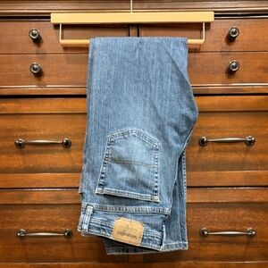 Wrangler Men's Relaxed Blue Jeans Size 33x32 in good condition